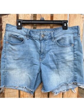 American Eagle Super Stretch Shorts Size 12